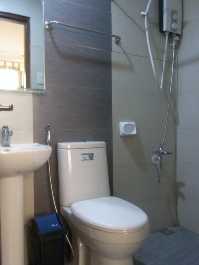 Ziur Inn Laoag Exterior foto